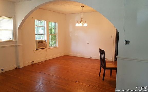 5th image of 743 Kayton Ave