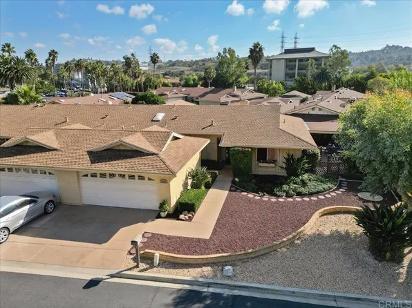 3161 Camino Crest Dr, Oceanside, CA 92056