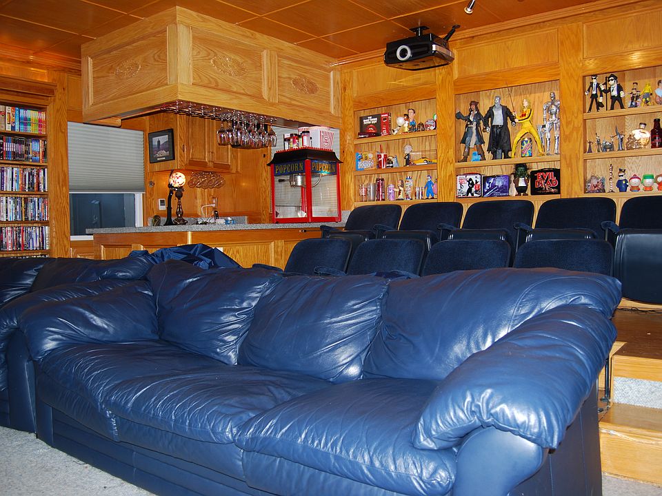 15 person theater