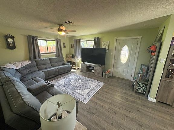 4th image of 206 Miner Court