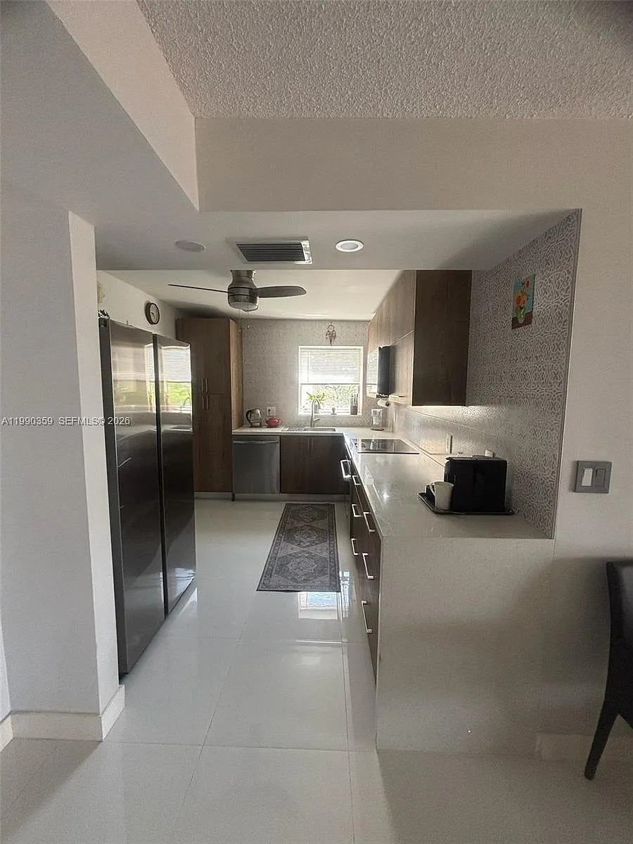 Building Photo - 1865 S Ocean Dr #4F