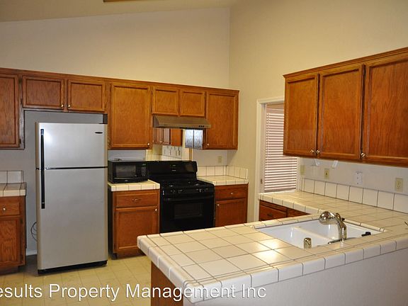 5th image of 1307 Champagne Cir