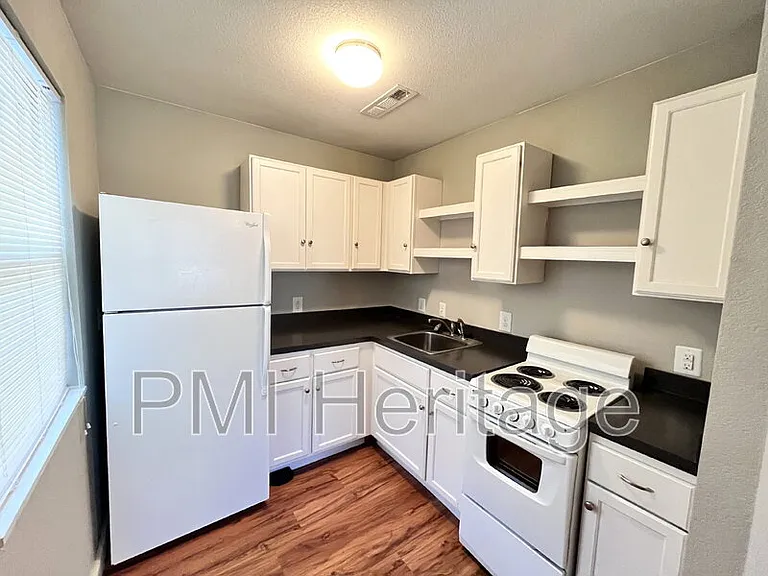 103 W Martin Luther King Jr Blvd #1 — Photo 3