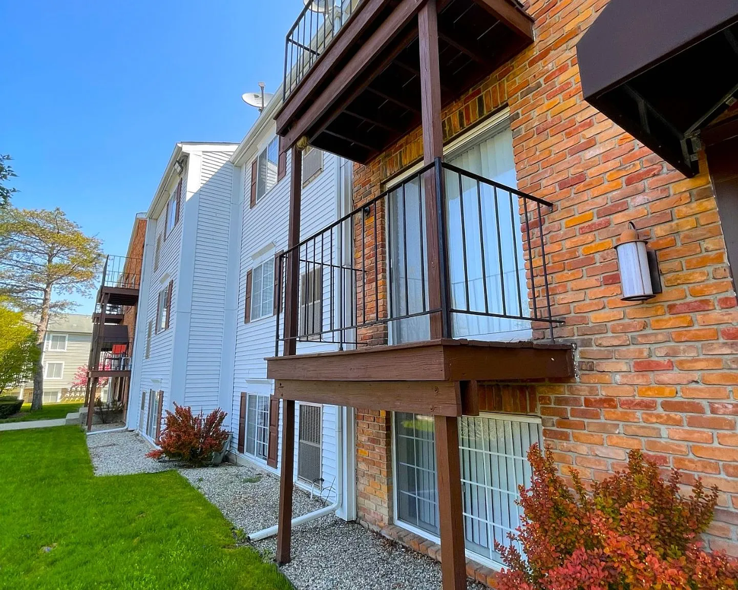 Walnut Creek Apartments — Photo 1