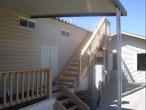 upper and lower decking
