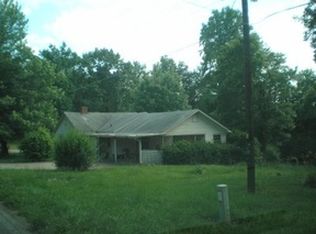 2090 E Flat Church Rd, Lenoir, NC 28645