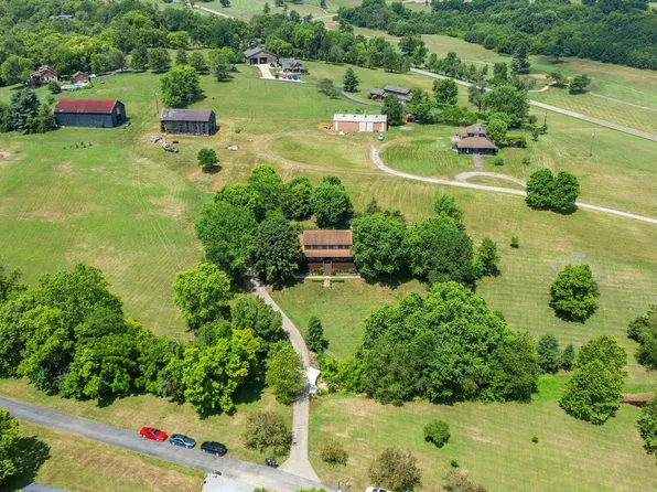 111 Carlsan Spring Dr, Georgetown, KY 40324