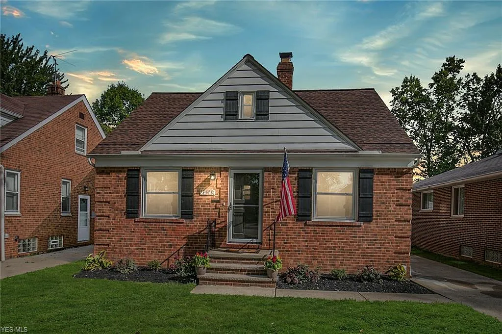 20566 Belvidere Ave photo 1