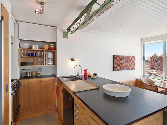 5th image of 270 W 17th St APT 15G