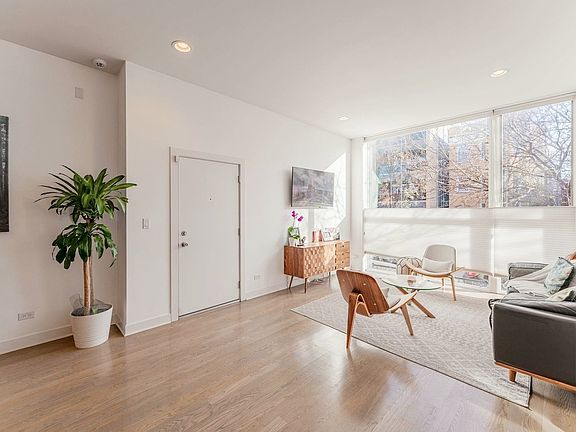 5th image of 1012 N California Ave #1
