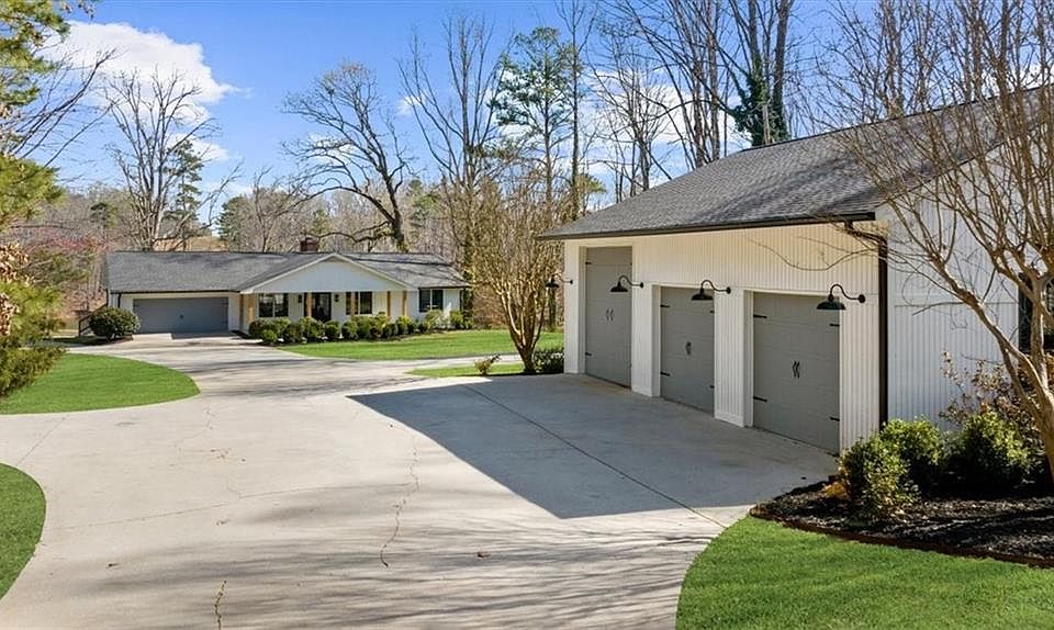 1st image of 6313 Shoreland Cir