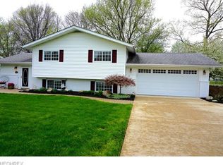 6638 Fitch Rd, Olmsted Township, OH 44138