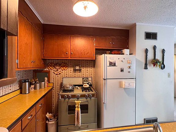 5th image of 1818 E Ash Ave