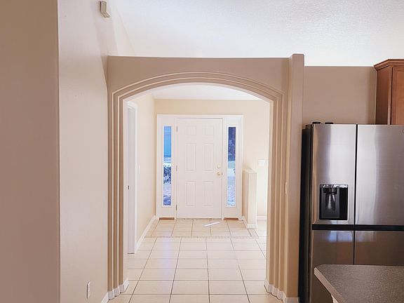 3rd image of 21 Porwyn Ln
