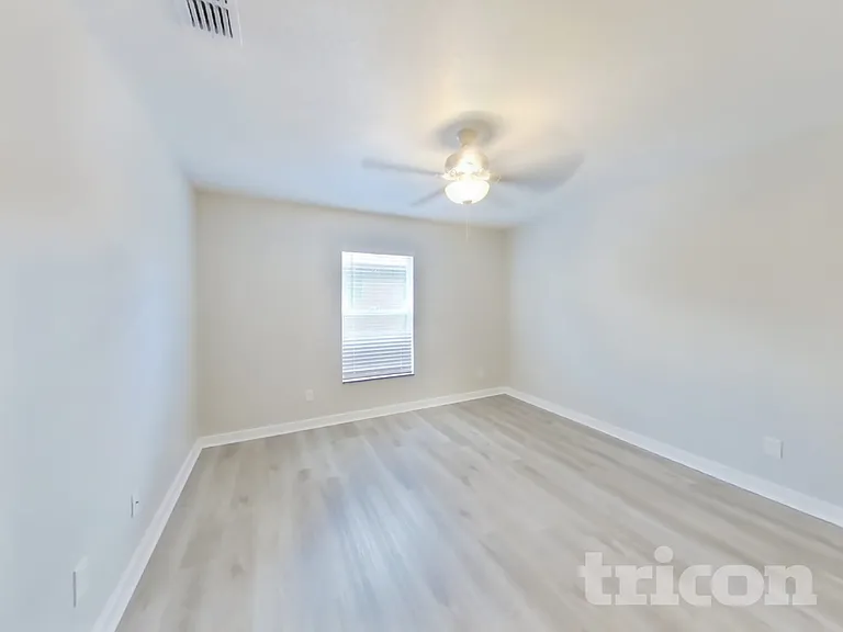 8014 N 14th St — Photo 12