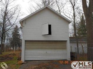 614 Maple St, Colon, MI 49040