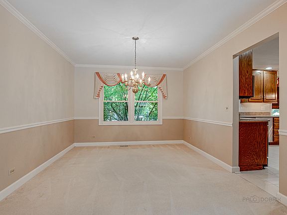 5th image of 231 Alexandria Dr