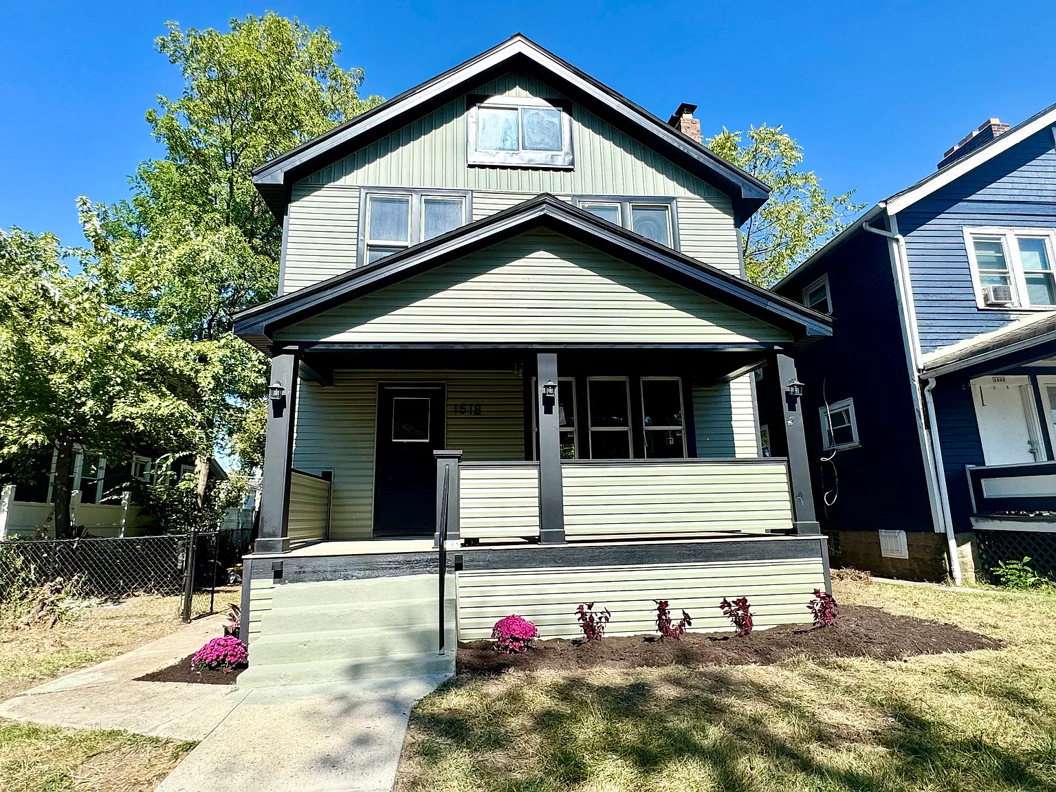 1518 Loretta Ave — Photo 1