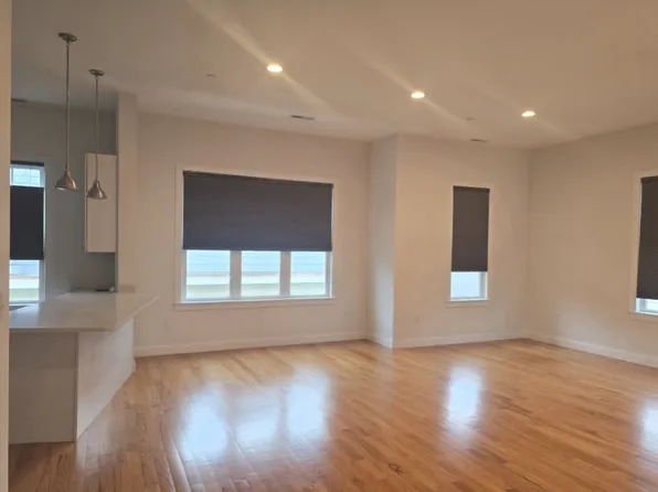 35 Moreland St #3, Somerville, MA 02145