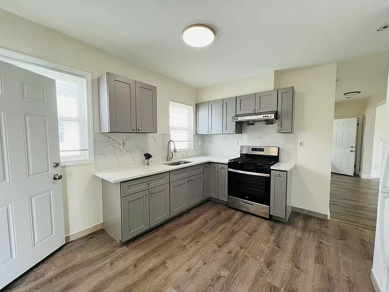 539 Washington St #3 — Photo 2