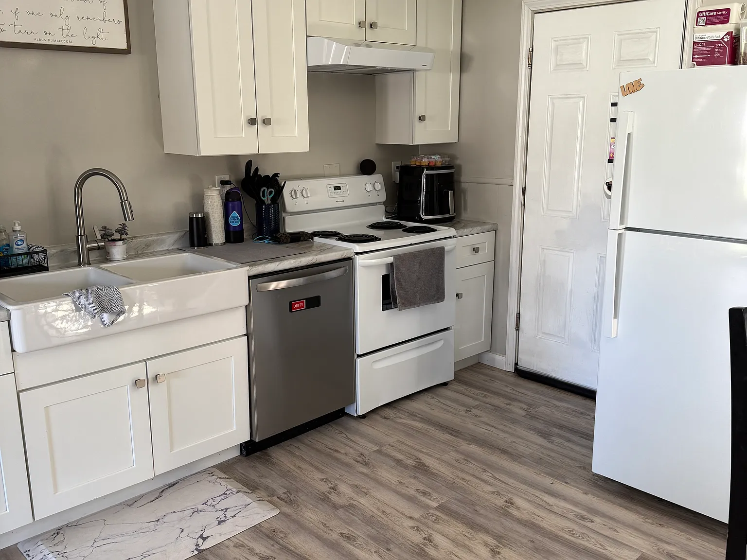 3 bed, 925 sqft, $1,500 — Photo 4