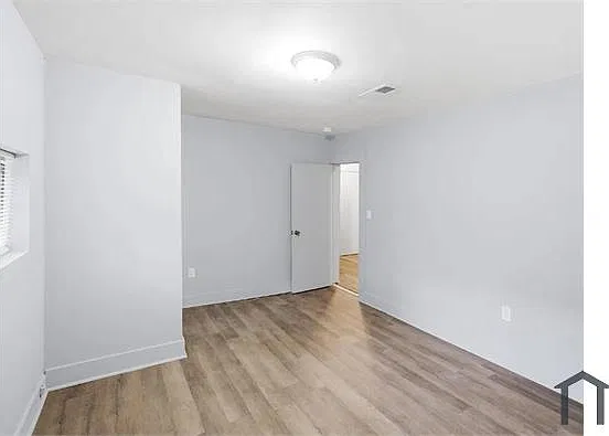 4 bed, $1,400 — Photo 4