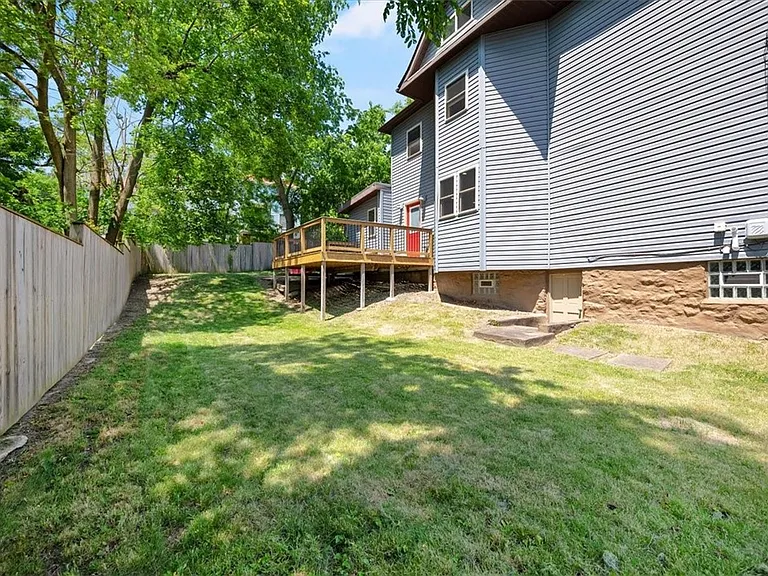 38 Pasadena St — Photo 3