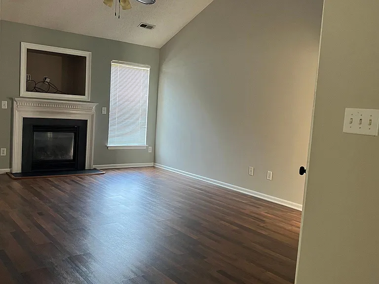 7414 Sparkleberry Dr — Photo 24