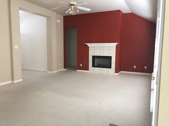 1700 Lancaster St — Photo 4