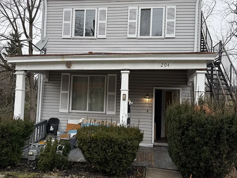 204 Minooka St — Photo 1