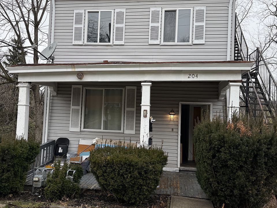 1st image of 204 Minooka St