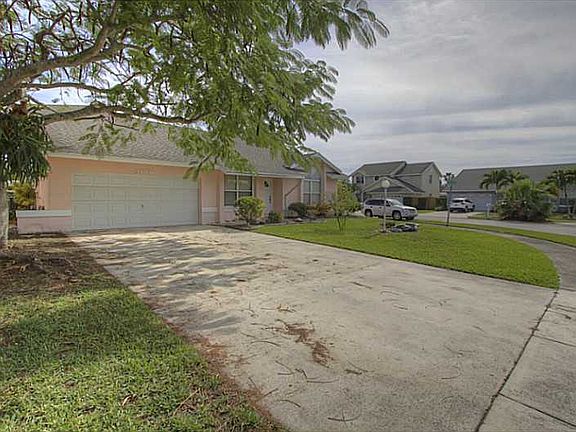 3rd image of 21991 SW 98th Ave