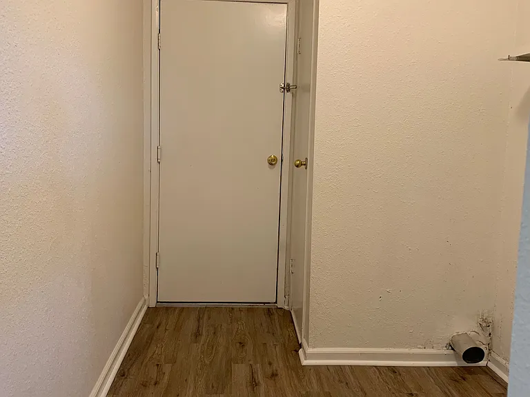 913 Banyan Dr — Photo 10
