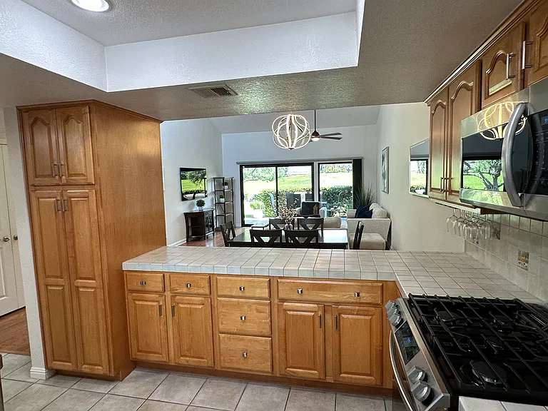 166 Wimbledon Ct — Photo 89