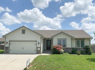 4643 S Dwight Dr, Manhattan, KS 66502
