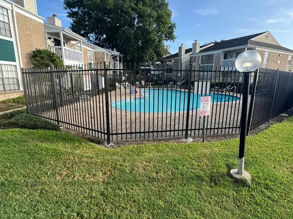 12660 Ashford Point Dr APT 212, Houston, TX 77082