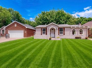 2226 Varsity Dr, Grand Prairie, TX 75051