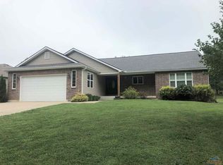 907 Hutton Valley Rd, Clinton, MO 64735