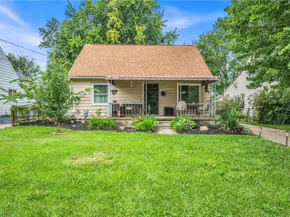 926 Warwick Dr, Sheffield Lake, OH 44054