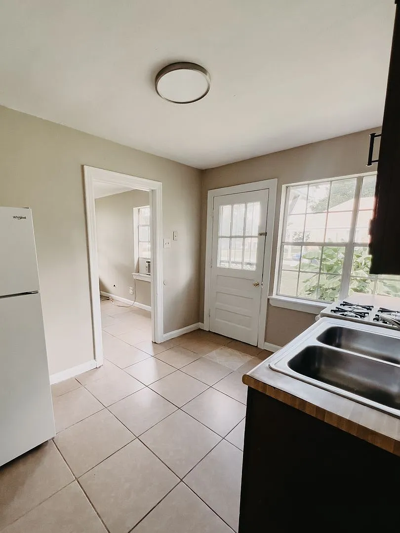 1 Bedroom Duplex — Photo 2