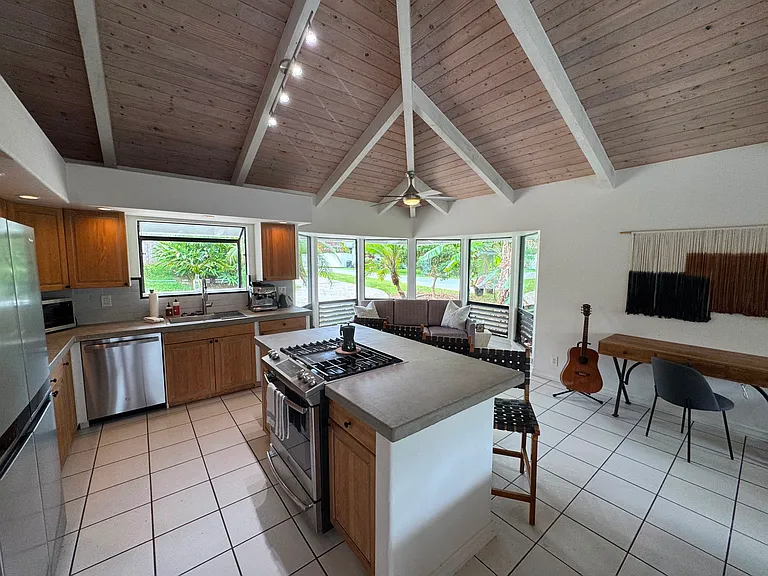 3975 Kalakaua Pl — Photo 32