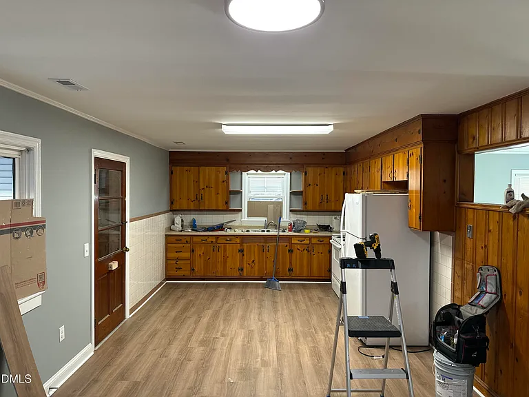 421 E Morisey Blvd — Photo 3