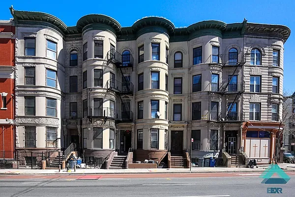 Rented by EXR | media 44