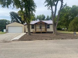 313 E 2nd St, Chapman, KS 67431