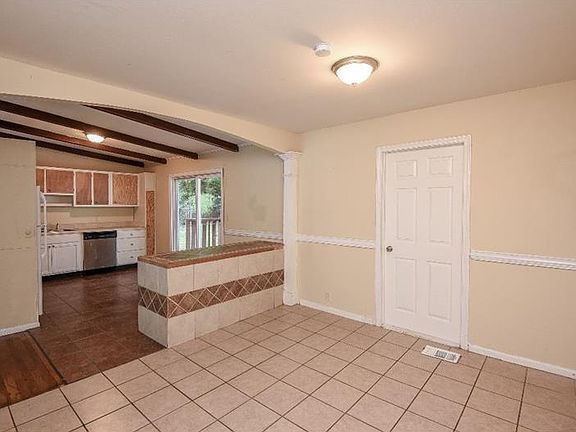 3rd image of 2520 Rolling View Dr SE