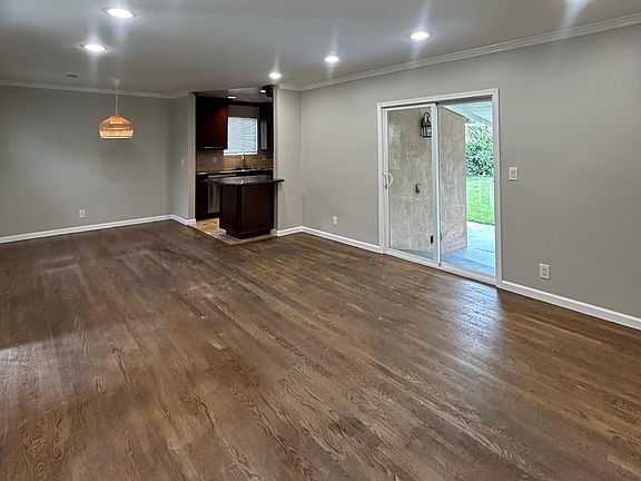 3rd image of 5727 Yolanda Ave