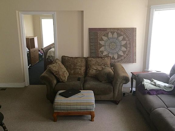 Family room with view into bedroom 1