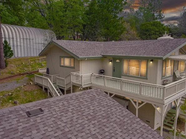 5301 Five Spot Rd, Pollock Pines, CA 95726