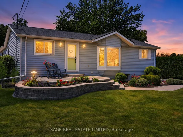 39 Riverside Dr, Kawartha Lakes, ON K9V 0H6