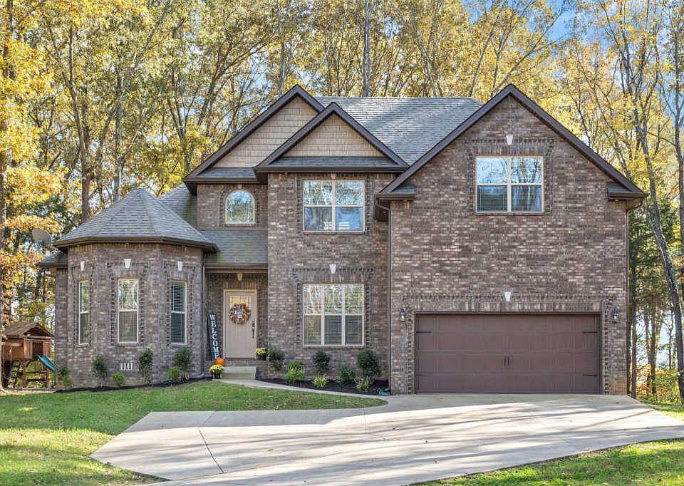 1st image of 771 Vaughan Ln